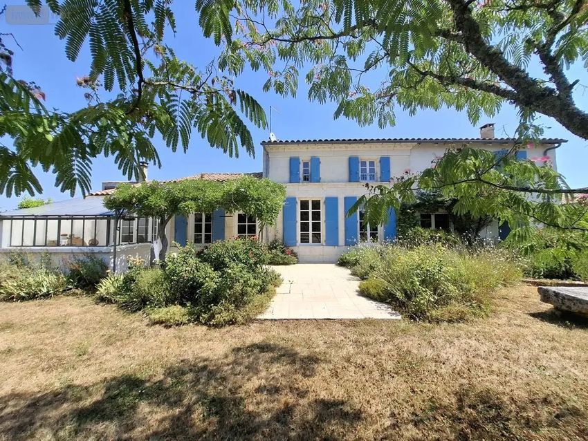 Image Façade à  maison individuelle de Fontcouverte