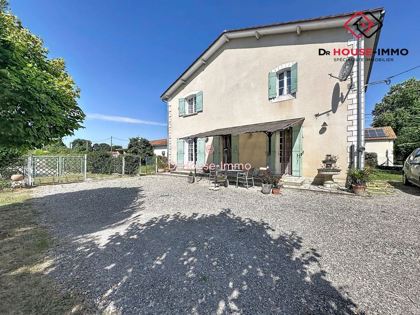 Image Façade à  villa de Aubeterre-sur-Dronne