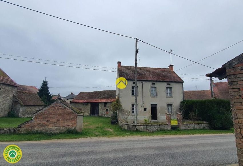 Image Façade à  maison de village de Peyrat-la-Nonière