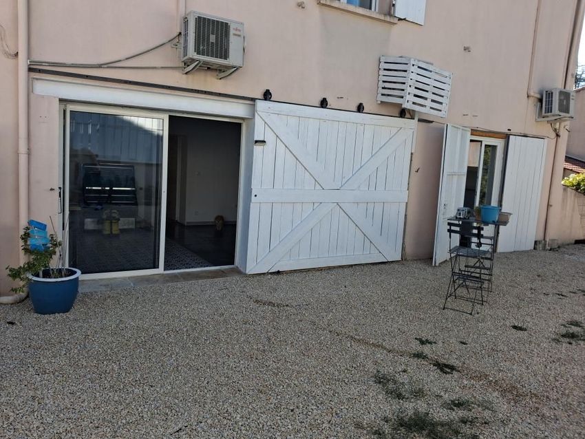 Image Façade à appartement de Grambois