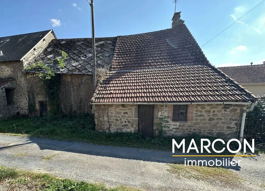 Image Façade à  maison de village de Vareilles