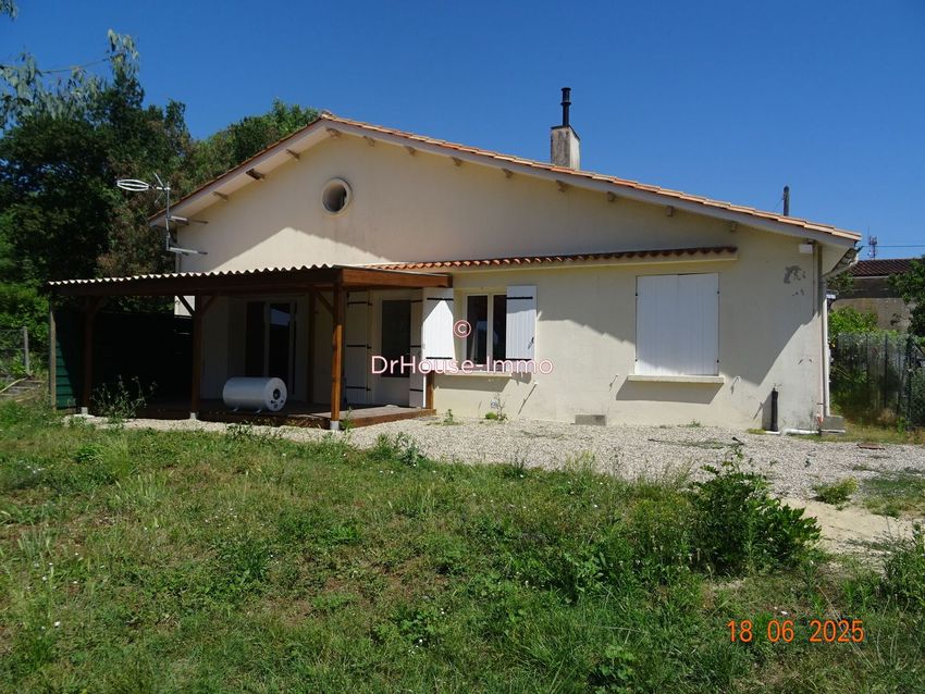 Image Façade à  villa de Montguyon