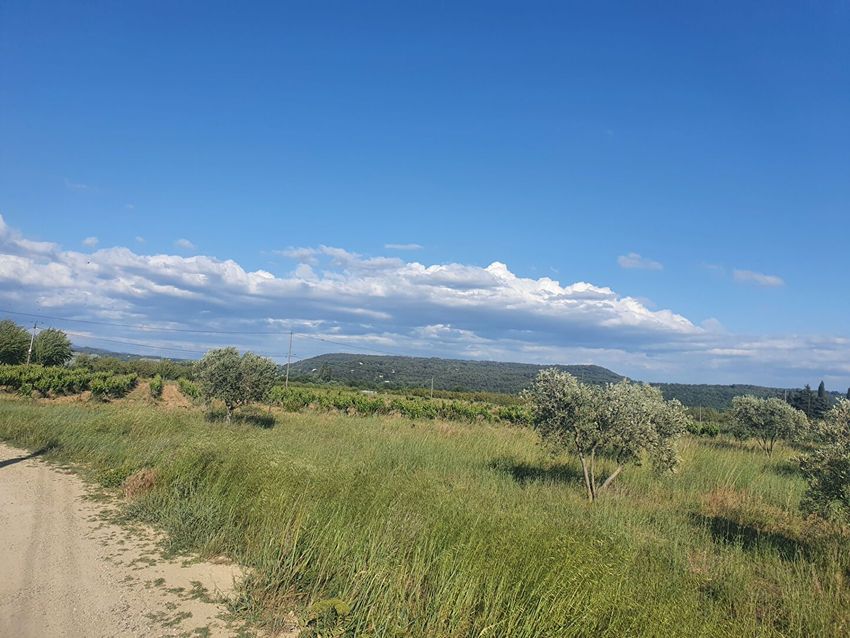 Image Vue à terrain de Lauris
