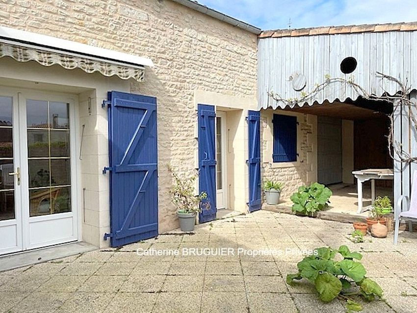 Image Façade à  maison mitoyenne de Vérines