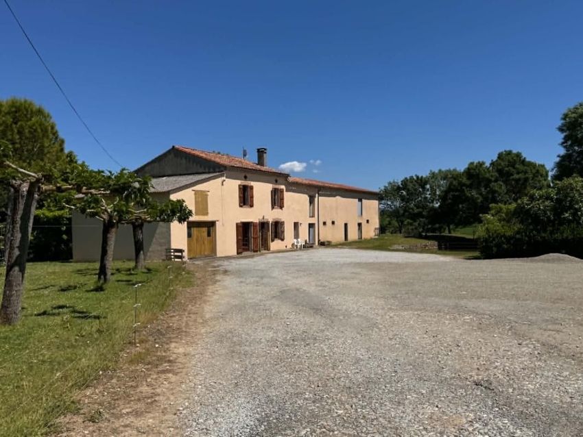Image Façade à  maison individuelle de Saint-Félix-Lauragais