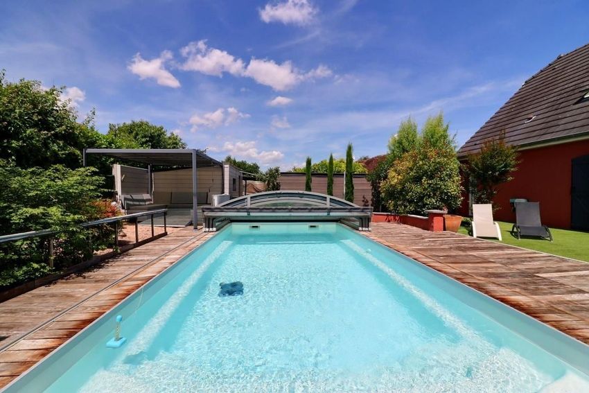 Image Piscine à  maison individuelle de Marliens
