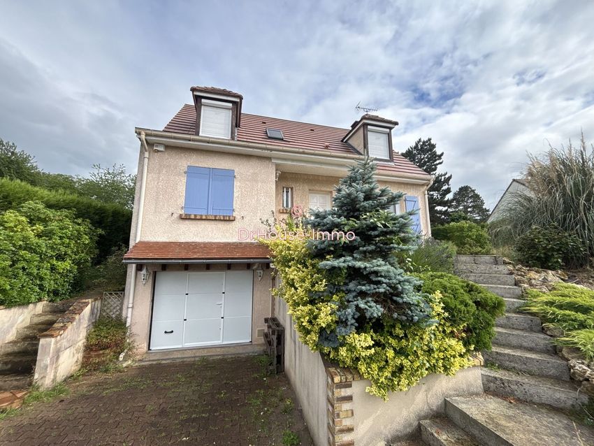 Image Façade à  villa de Fublaines