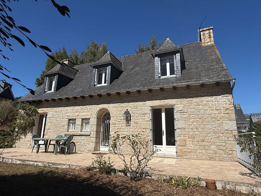 Image Façade à  maison individuelle de Dinan