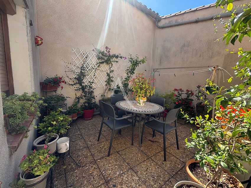 Image Terrasse à  maison mitoyenne de Douzens