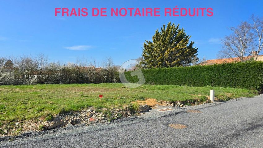 Image de terrain à Saint-Hilaire-la-Forêt