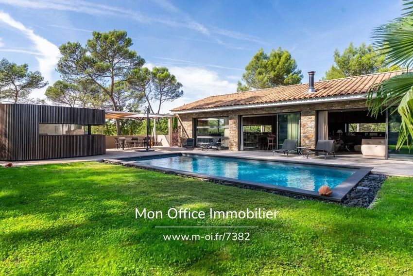 Image Piscine à  maison individuelle de Peynier