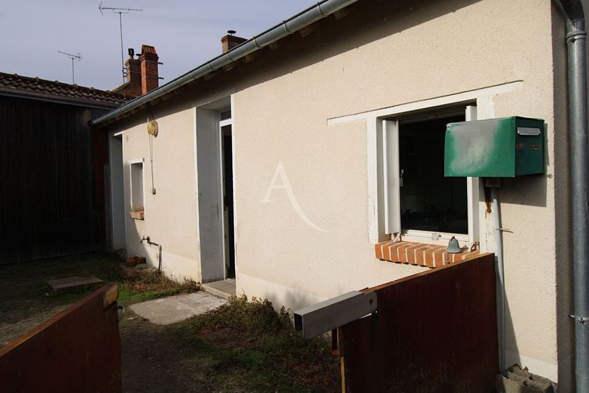 Image Façade à  maison mitoyenne de La Ferté-Saint-Aubin