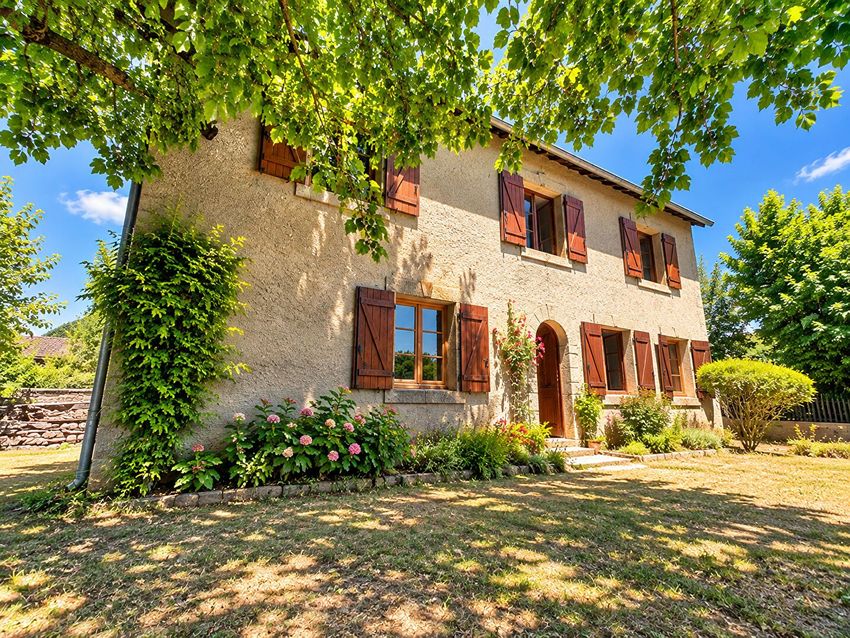 Image Façade à  maison individuelle de Saint-Sauveur-Camprieu