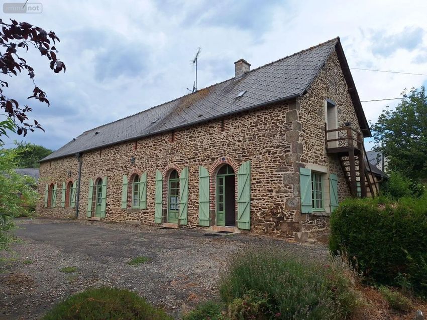 Image Façade à  maison individuelle de Saint-Hilaire-du-Maine