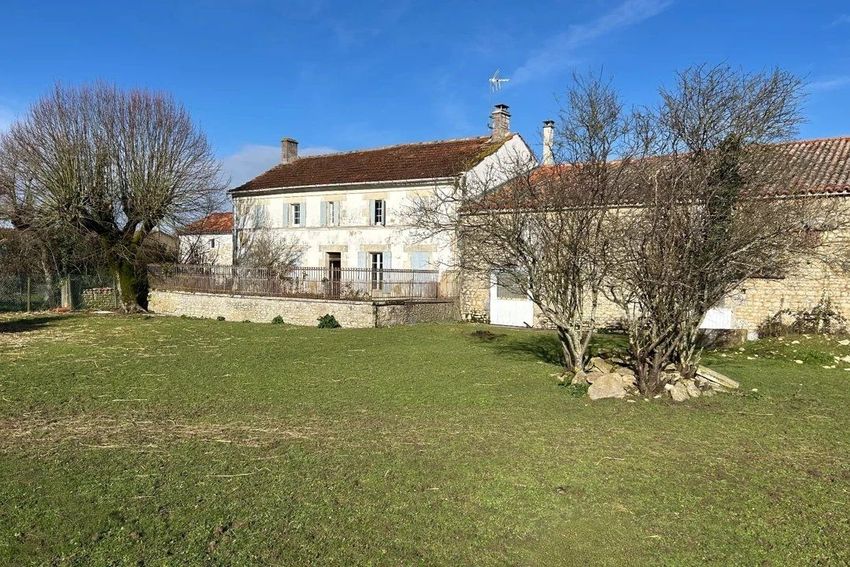 Image Façade à  maison mitoyenne de Saint-Crépin