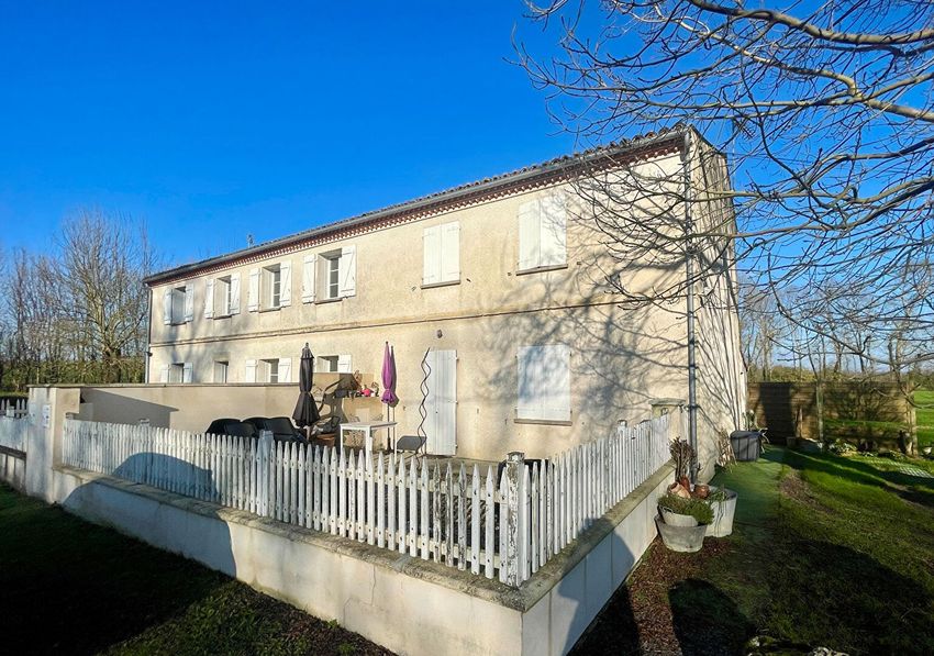 Image Façade à  maison individuelle de Néré