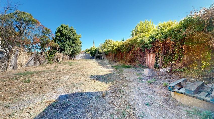 Image de terrain à Névian