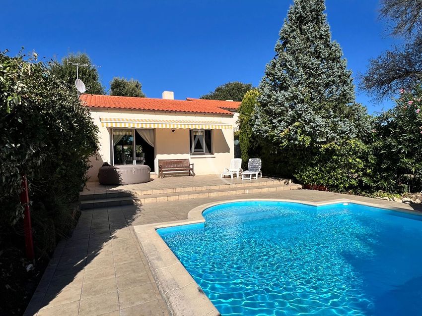 Image Piscine à  maison individuelle de Avrillé