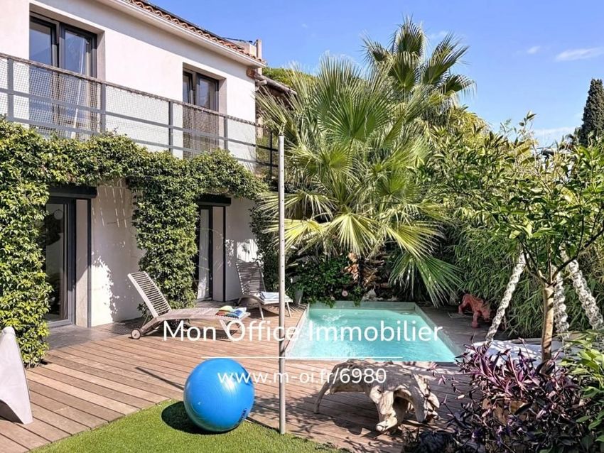 Image Piscine à  maison individuelle de Cavalaire-sur-Mer