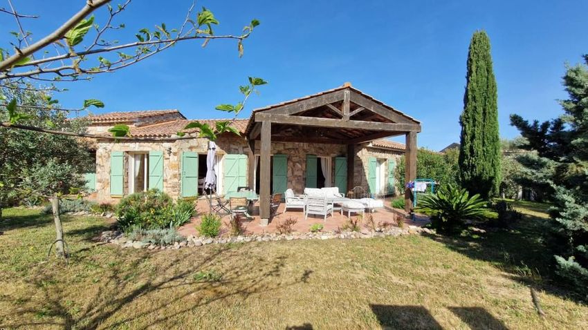 Image Façade à  manoir de Oletta