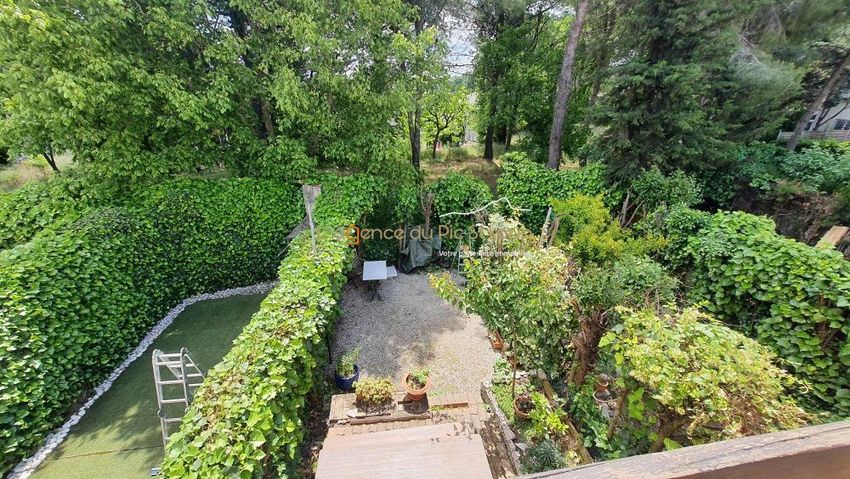 Image Jardin à  maison individuelle de Sans numéro Avenue du Château d'O