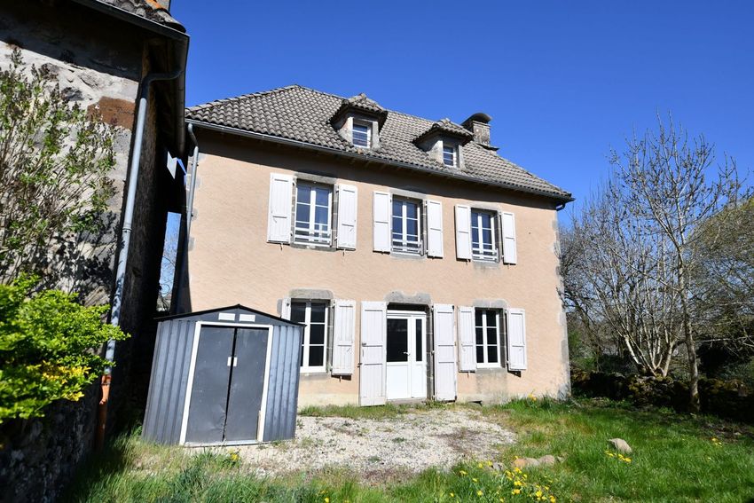 Image Façade à  maison individuelle de Pleaux