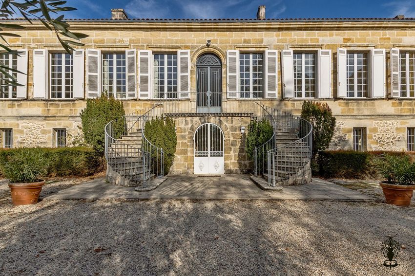 Image Façade à  manoir de Camblanes-et-Meynac