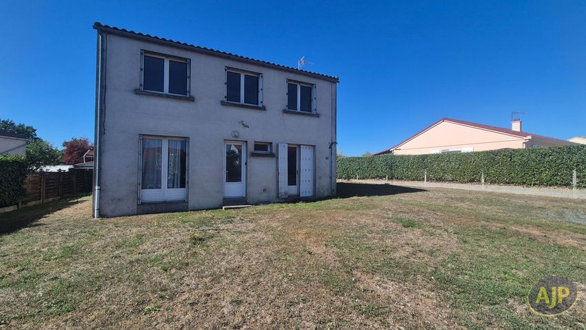 Image Façade à  maison individuelle de Montaigu-Vendée