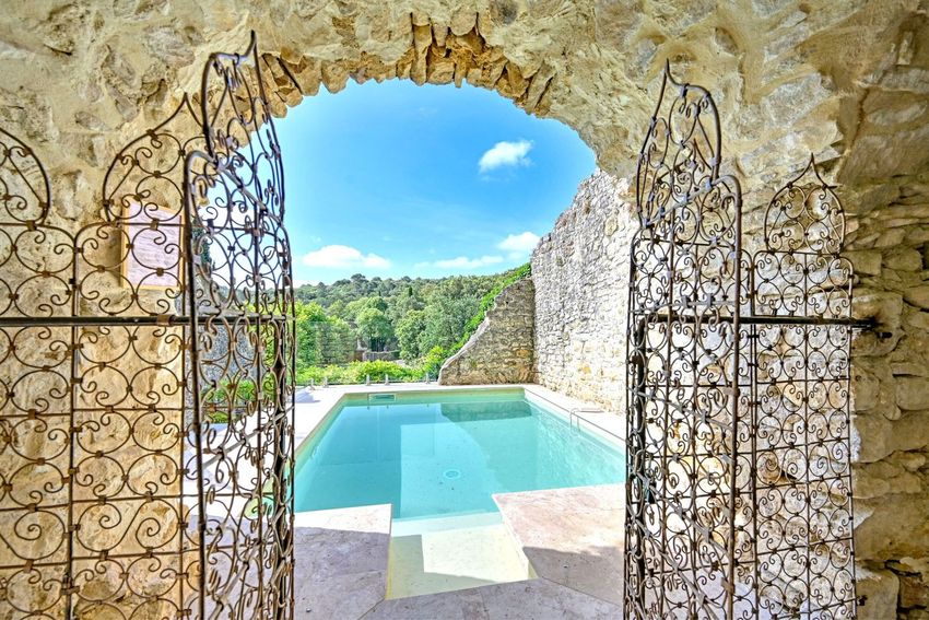 Image Piscine à  villa de La Roque-sur-Cèze
