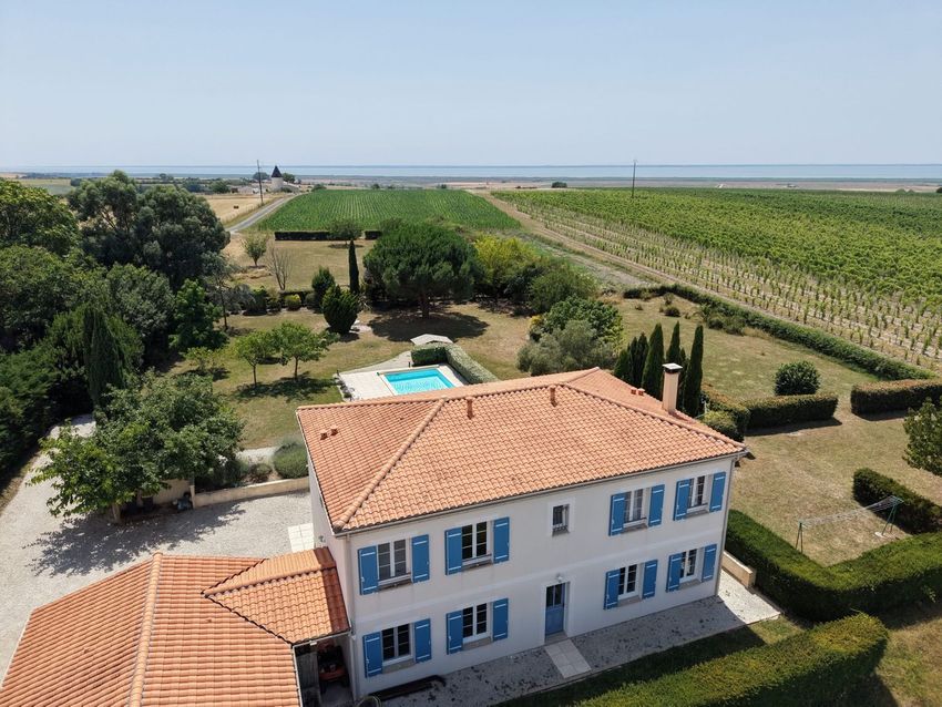 Image Façade à  maison individuelle de Mortagne-sur-Gironde