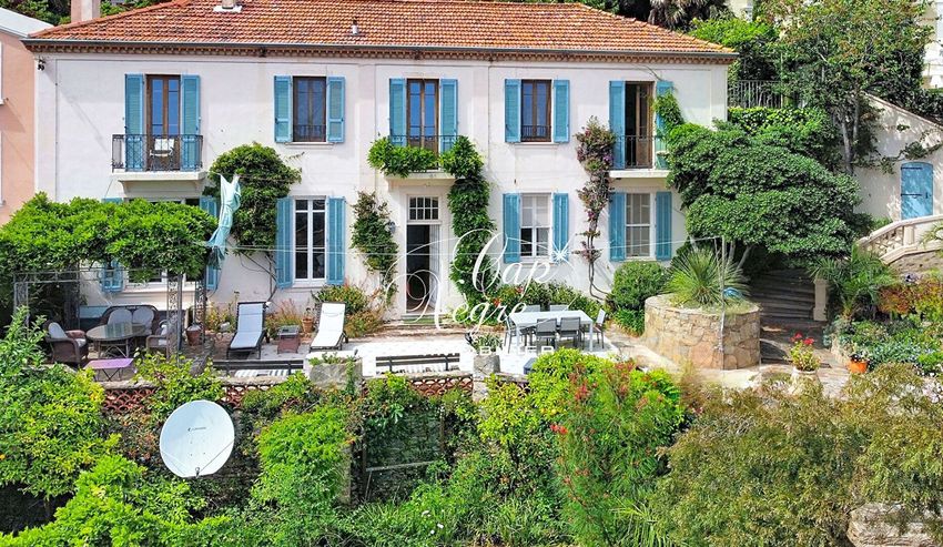 Image Façade à  maison mitoyenne de Bormes-les-Mimosas