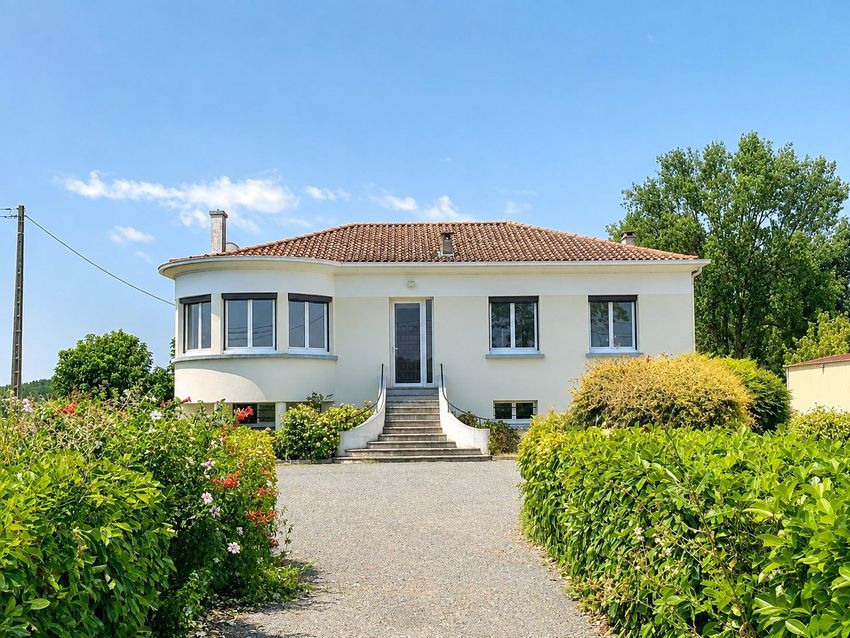 Image Façade à  maison individuelle de Roumagne
