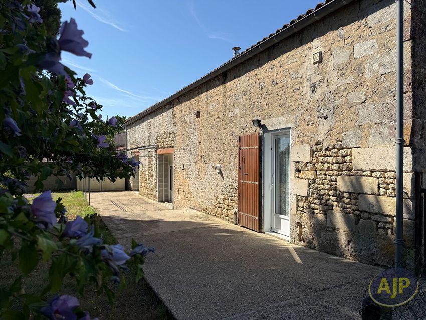 Image Façade à  maison individuelle de Nieul-lès-Saintes