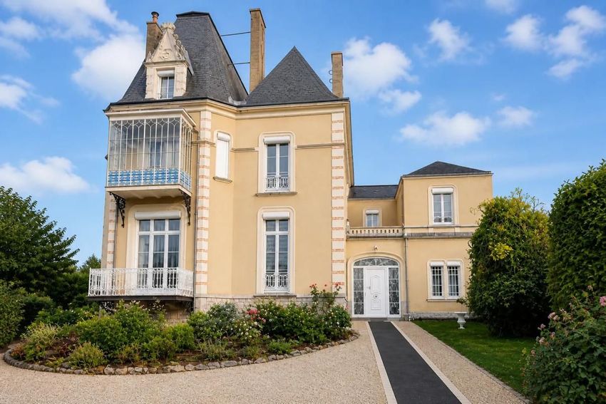 Image Façade à  château de Château-Gontier-sur-Mayenne