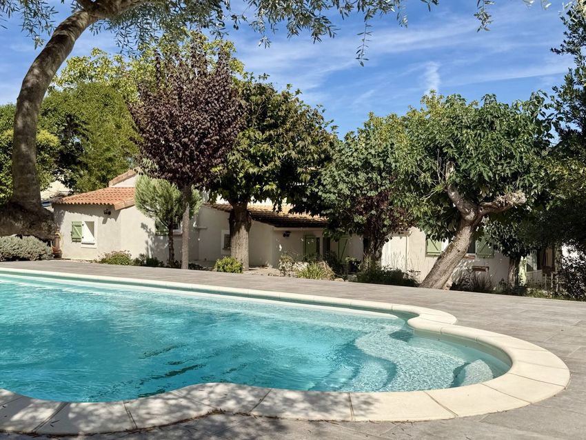 Image Piscine à  maison individuelle de Le Val