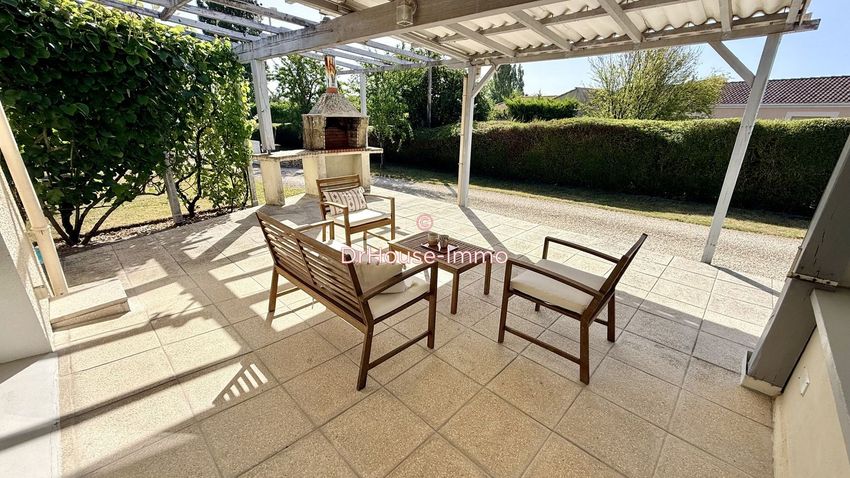 Image Terrasse à  villa de Sainte-Néomaye