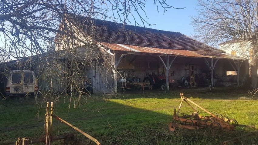 Image Façade à  propriété agricole de Sans numéro Champ Grand