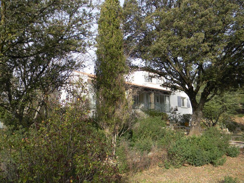 Image Façade à  villa de Venterol