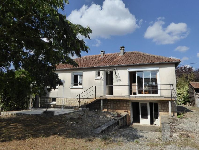 Image Façade à  maison individuelle de Saint-Adjutory