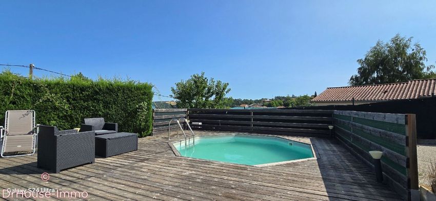 Image Piscine à  maison jumelée de Le Chambon-Feugerolles