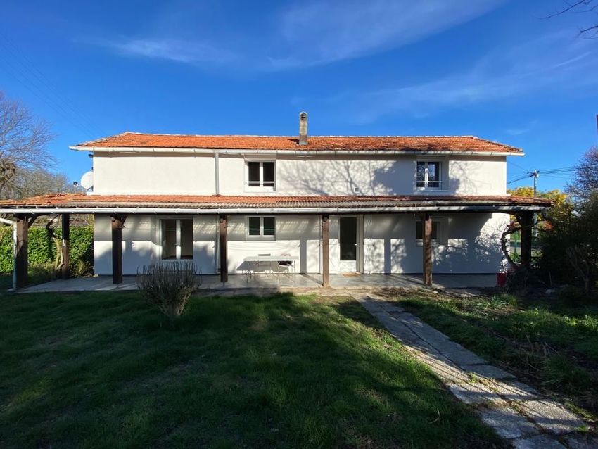 Image Façade à  maison individuelle de Bioule
