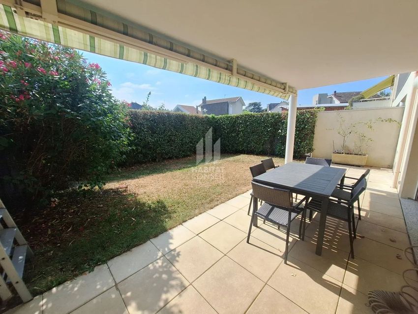 Image Terrasse à appartement de 40 Rue Maurice Barres