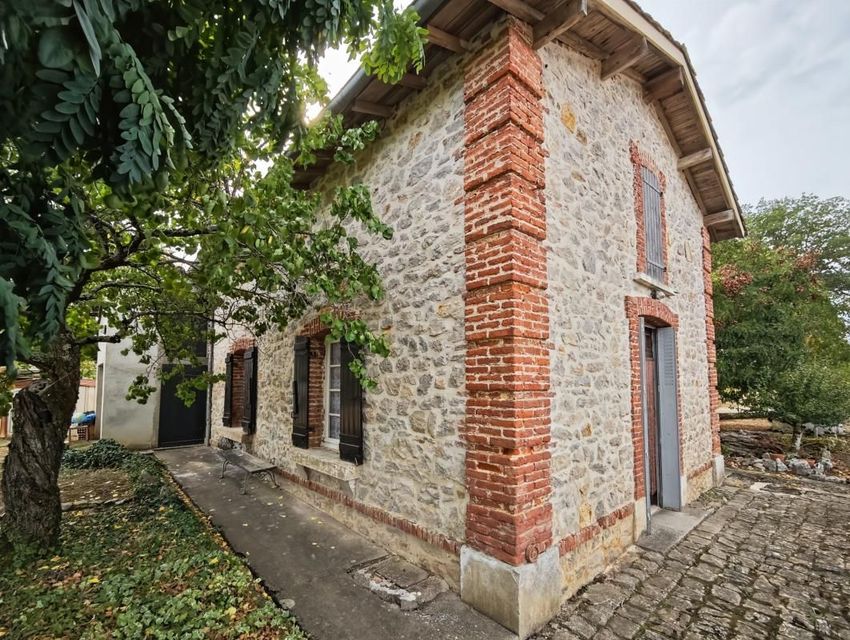 Image Façade à  maison individuelle de Bruniquel
