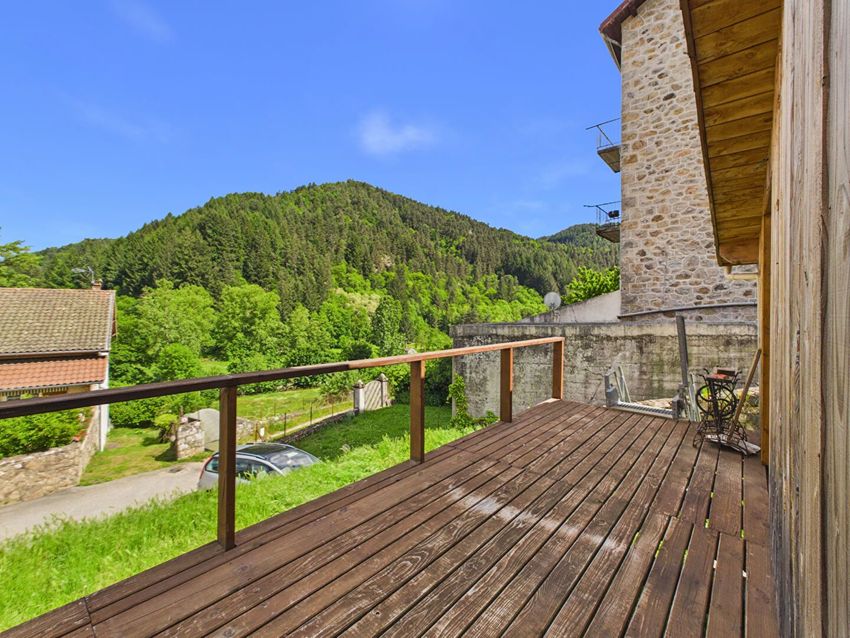 Image Terrasse à  maison individuelle de Saint-Martin-de-Valamas