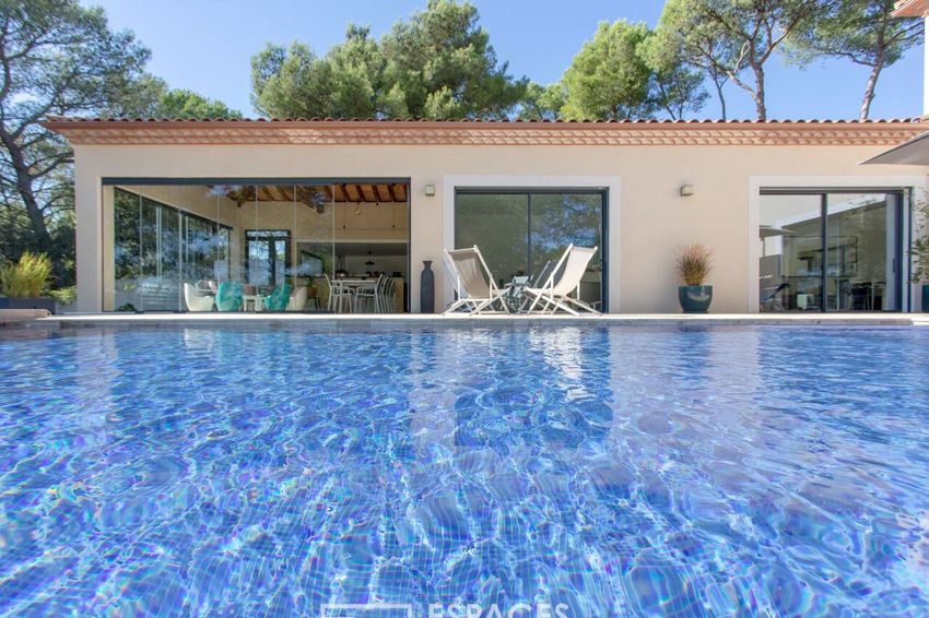 Image Piscine à  maison individuelle de Nages-et-Solorgues