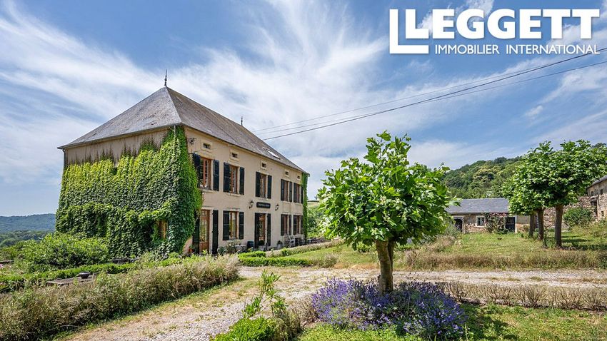 Image Façade à  propriété agricole de Villapourçon