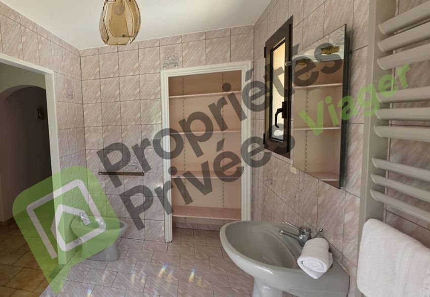 Image Salle de bains à  villa de Cuges-les-Pins