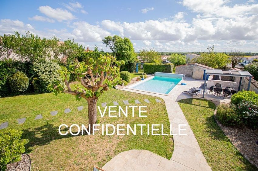 Image Piscine à  maison mitoyenne de Benon