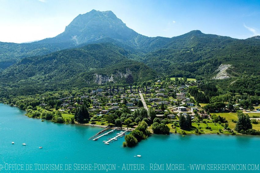 Image Vue à terrain de Savines-le-Lac
