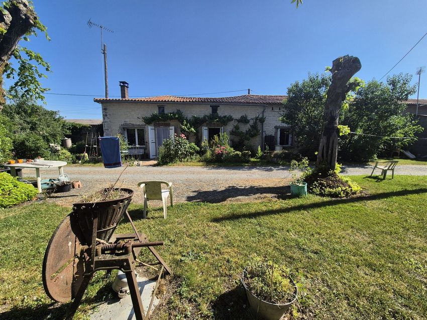 Image Façade à  maison individuelle de Vernoux-sur-Boutonne